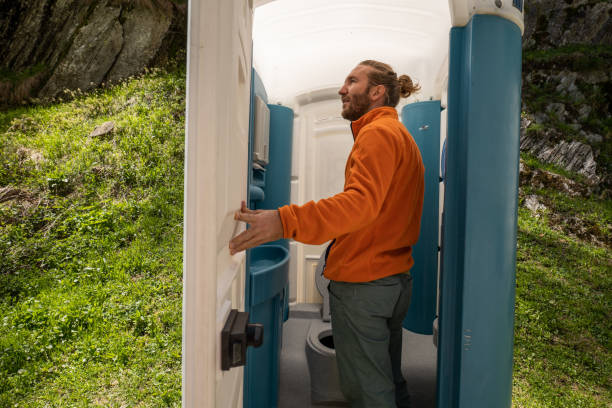 Portable Toilet Options We Offer in Desert Edge, CA